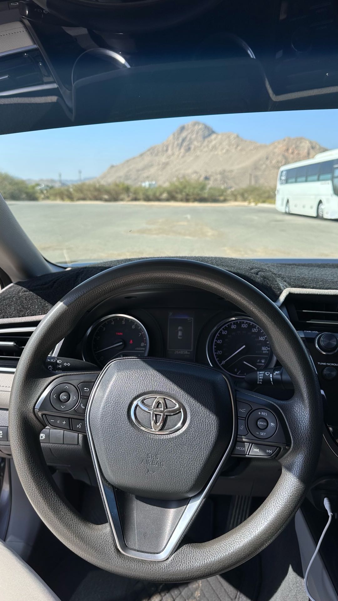 Car Image 2018 TOYOTA CAMRY LE
