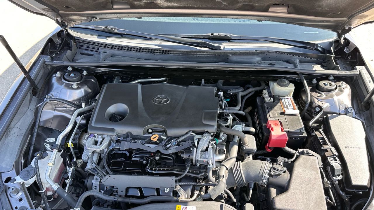Car Image 2018 TOYOTA CAMRY LE