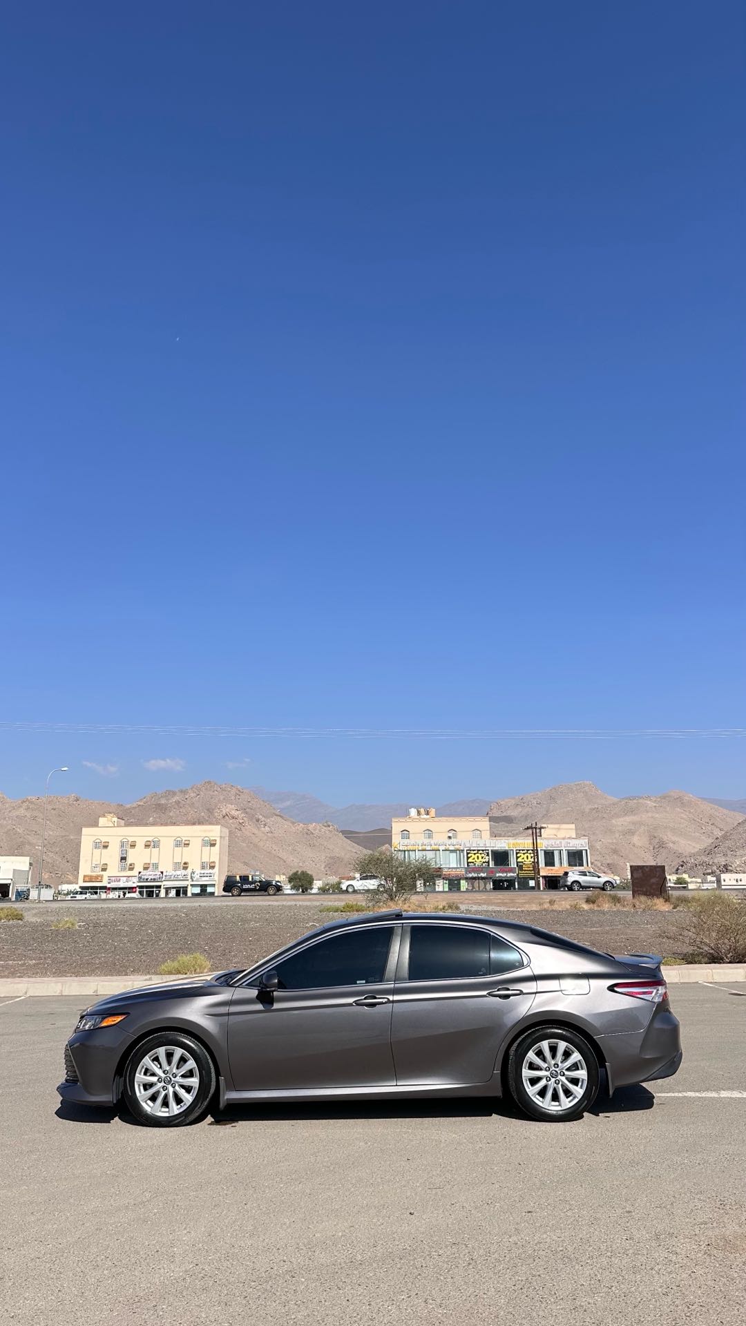 Car Image 2018 TOYOTA CAMRY LE