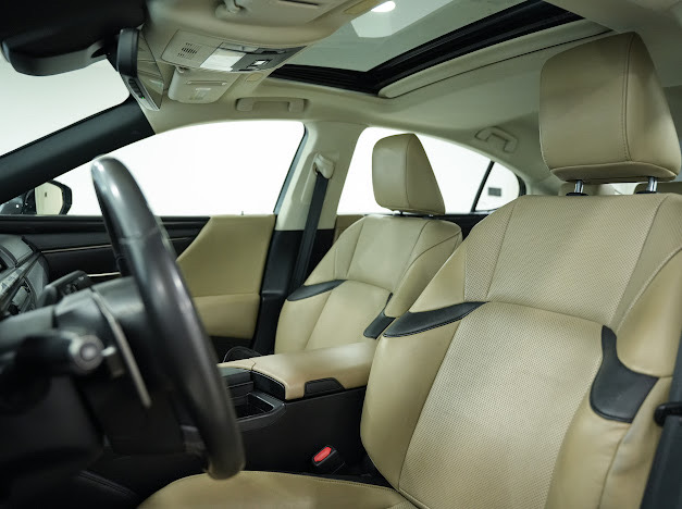 Car Image 2019 LEXUS ES 350