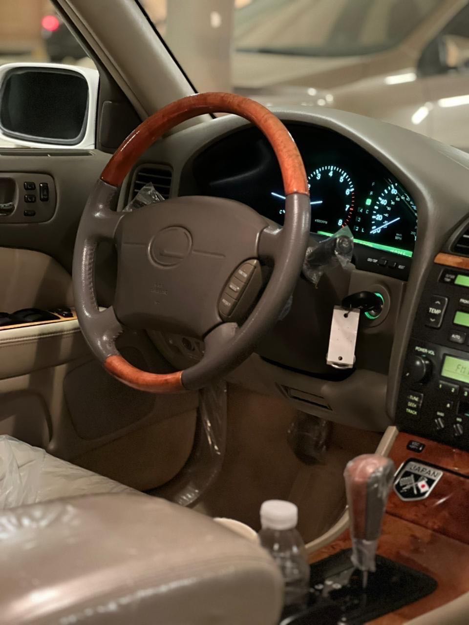 Car Image 1998 LEXUS LS 400