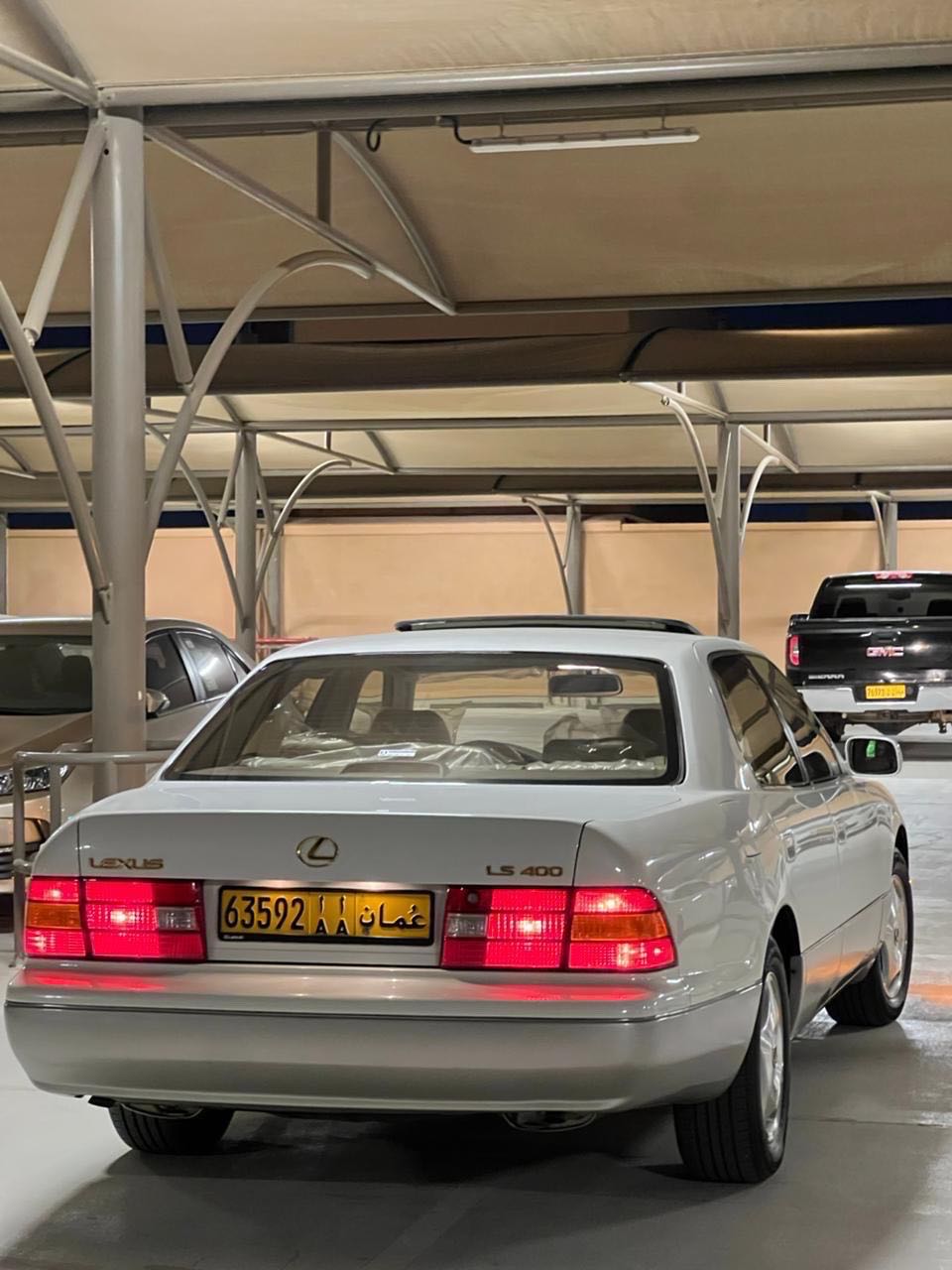 Car Image 1998 LEXUS LS 400