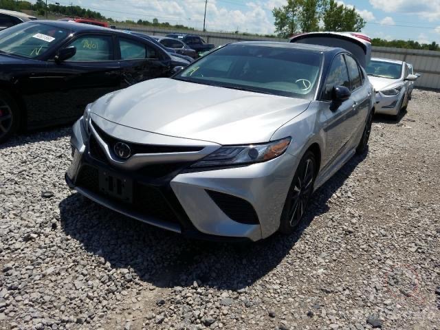 Car Image 2019 TOYOTA CAMRY XSE