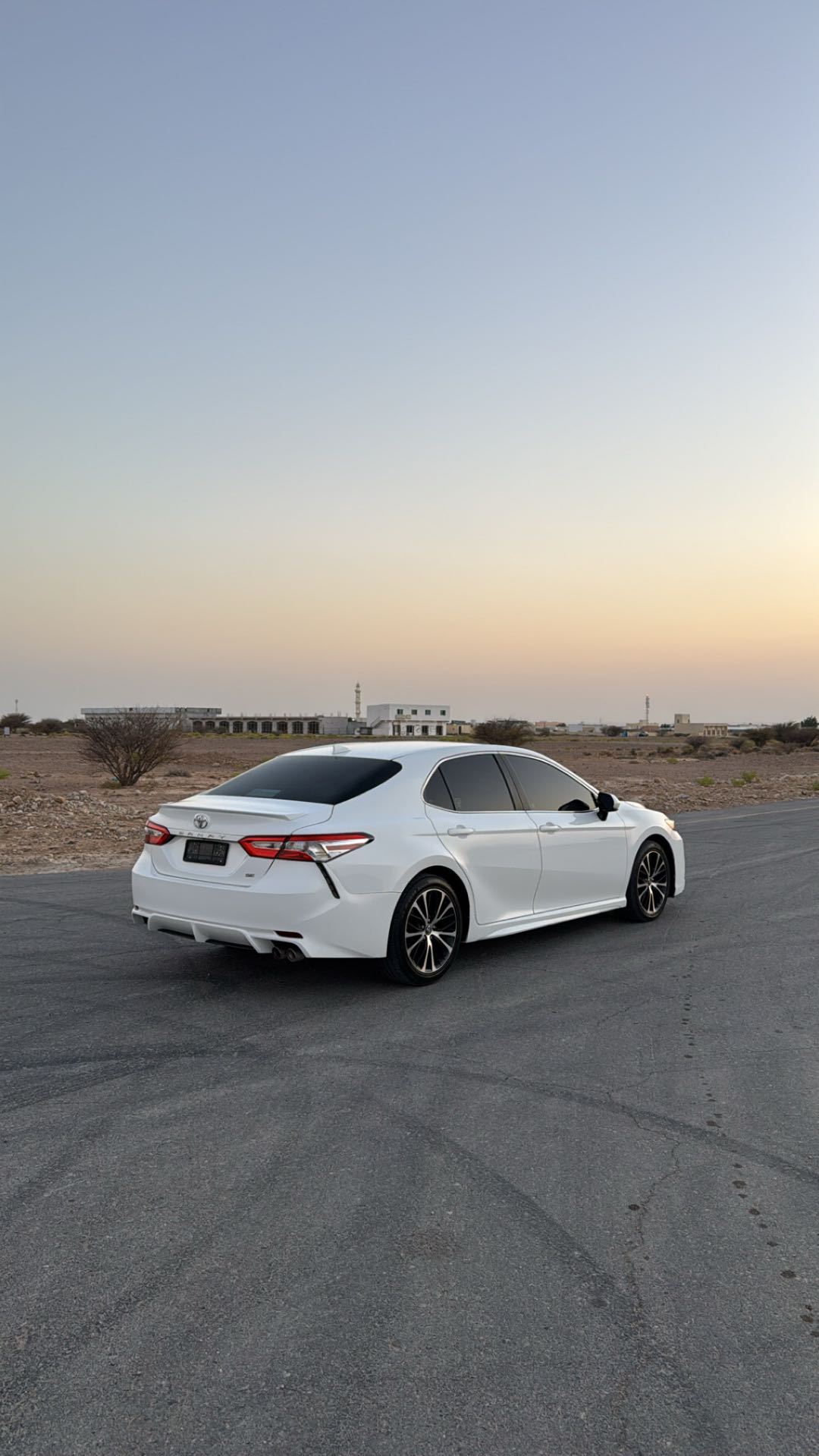 Car Image 2020 TOYOTA CAMRY SE