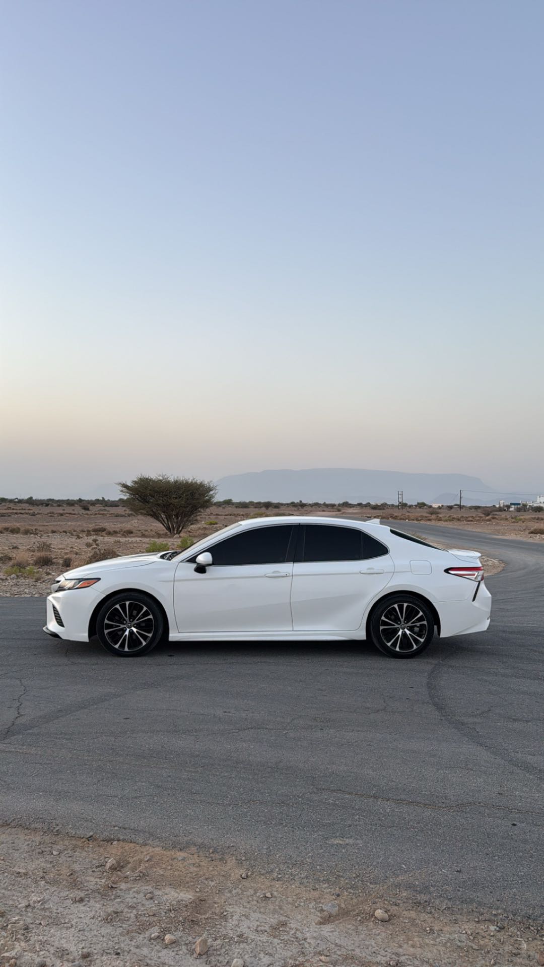 Car Image 2020 TOYOTA CAMRY SE