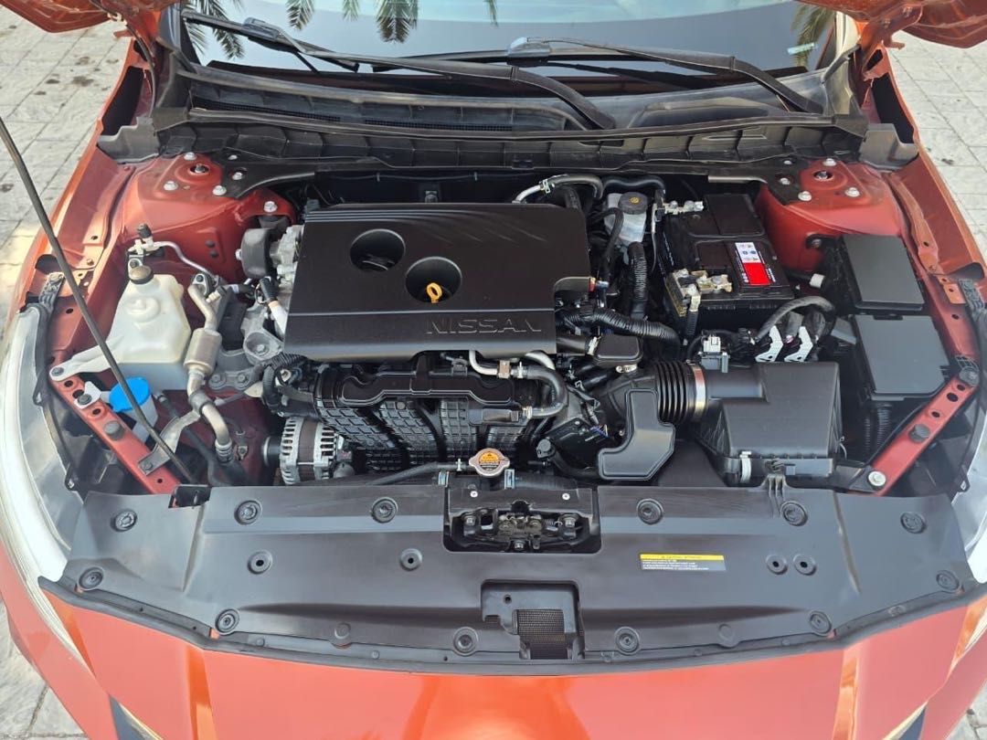Car Image 2019 NISSAN ALTIMA SR