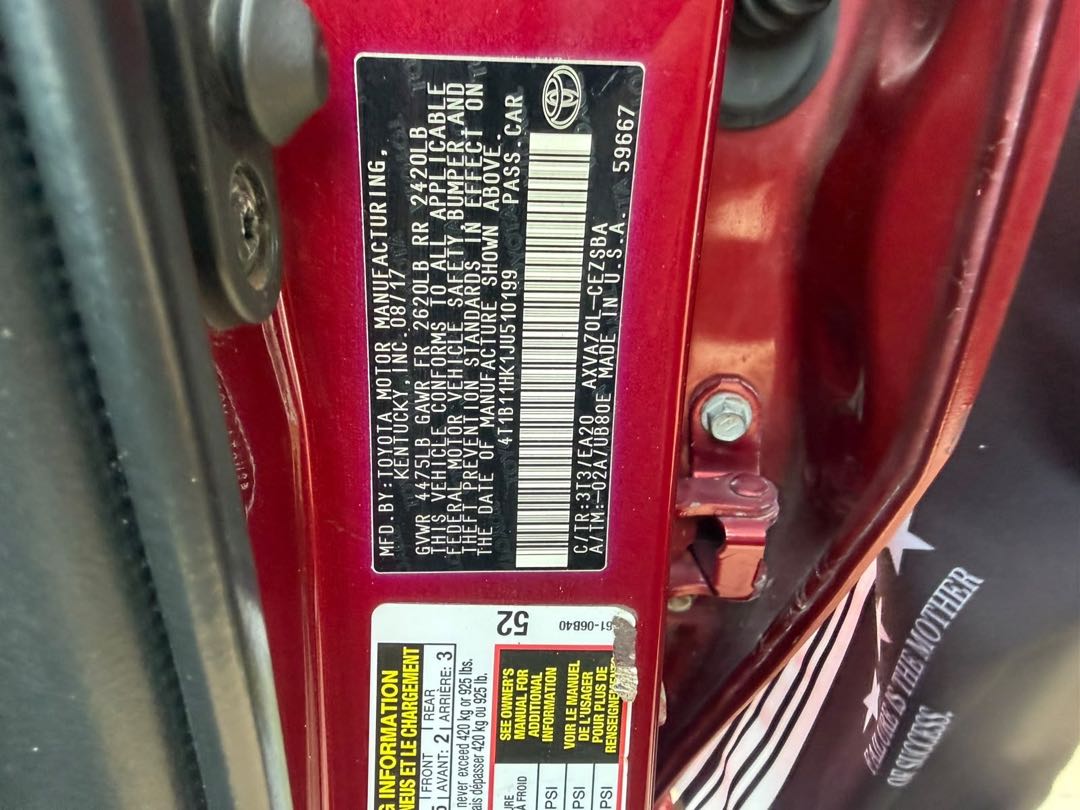 Car Image 2018 TOYOTA CAMRY SE