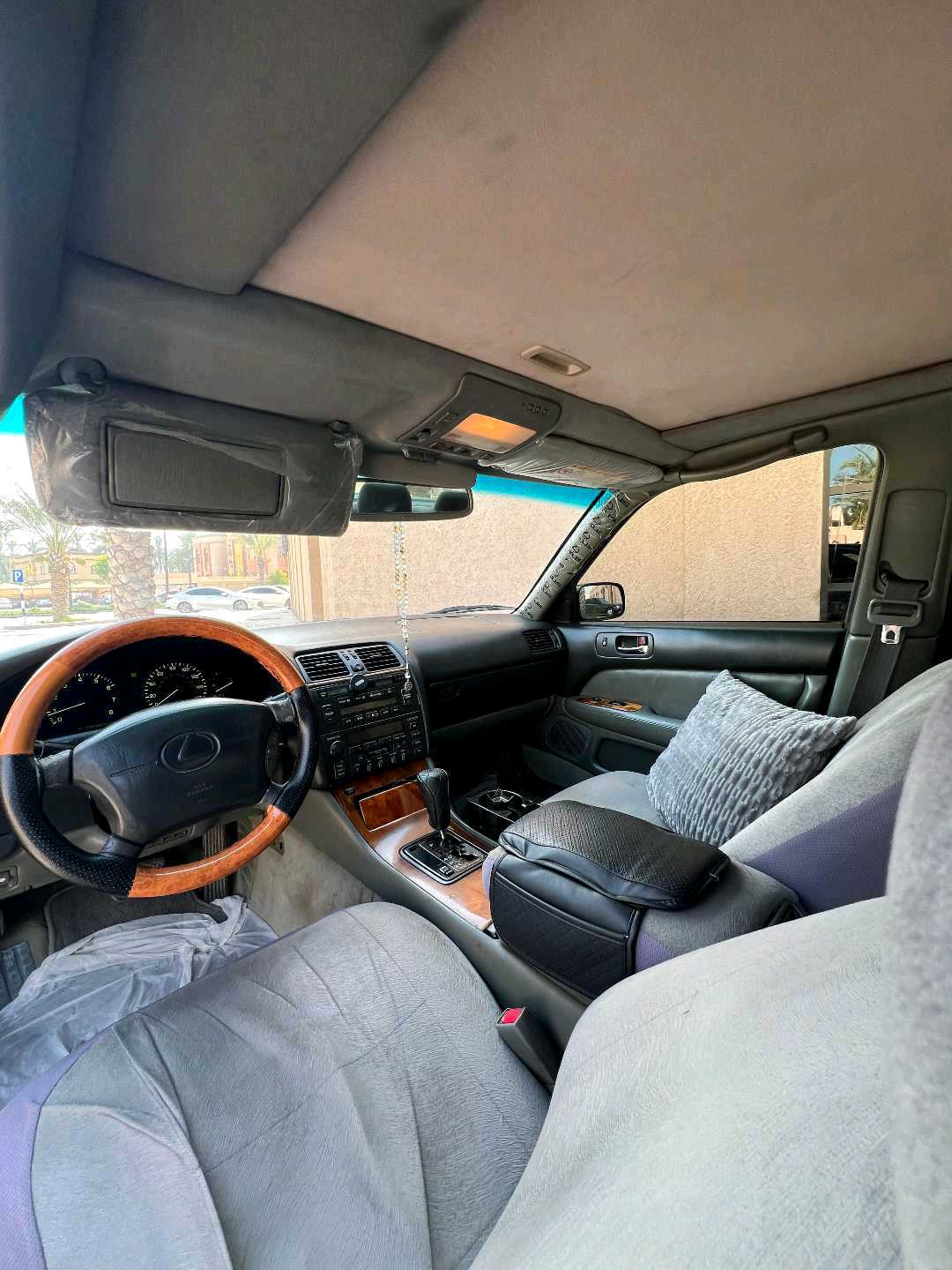 Car Image 1998 LEXUS LS 400