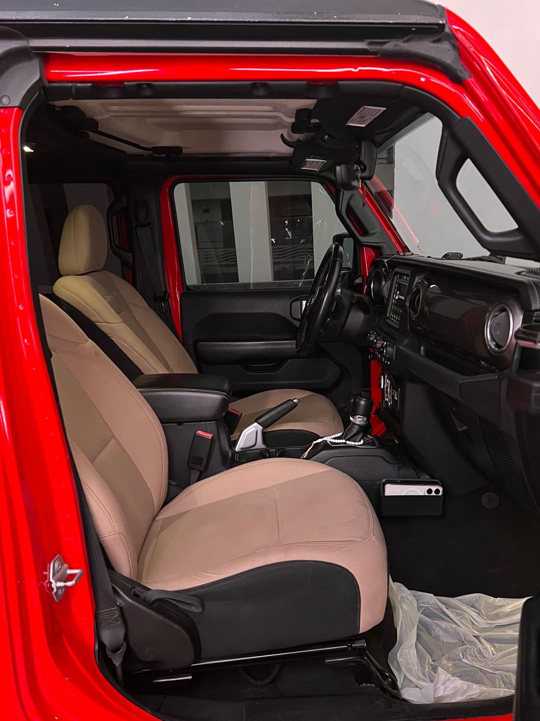 Car Image 2018 JEEP WRANGLER SAHARA