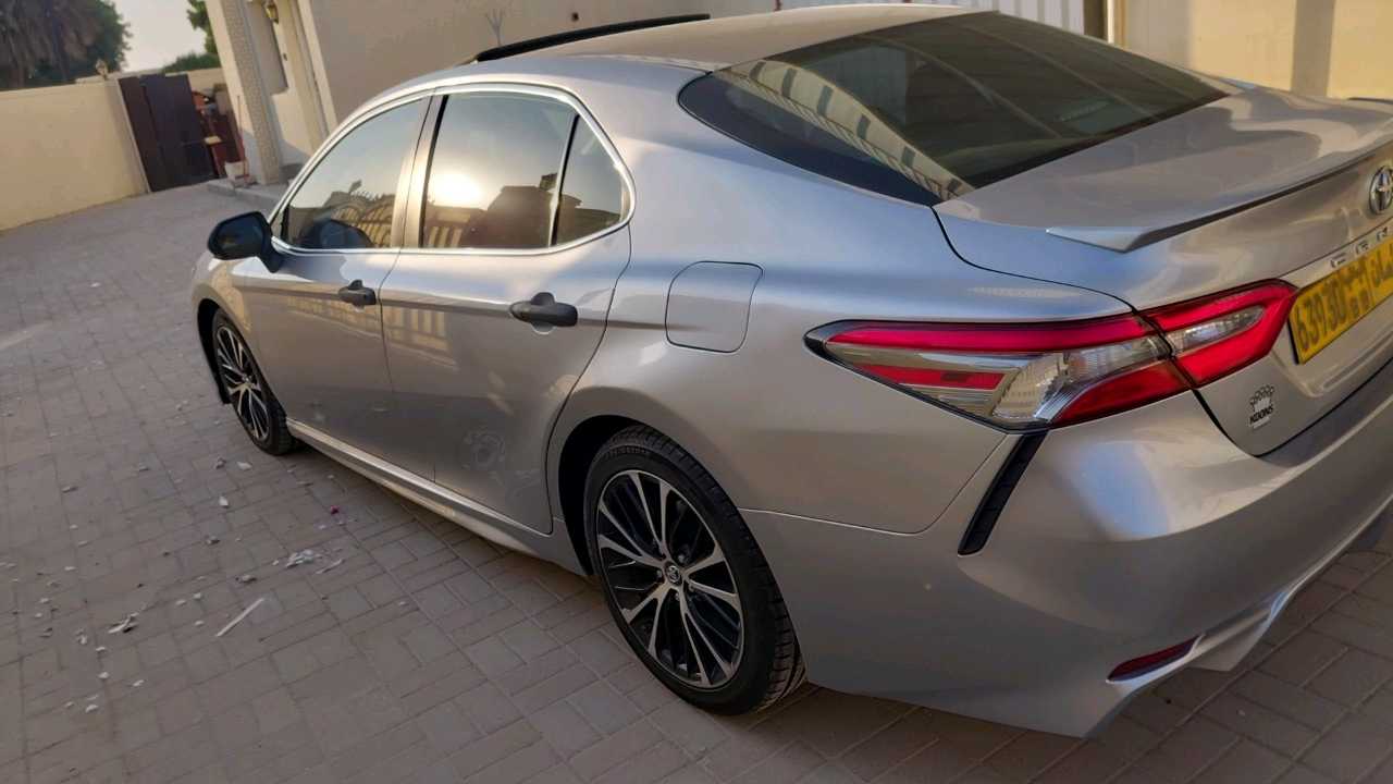 Car Image 2018 TOYOTA CAMRY SE