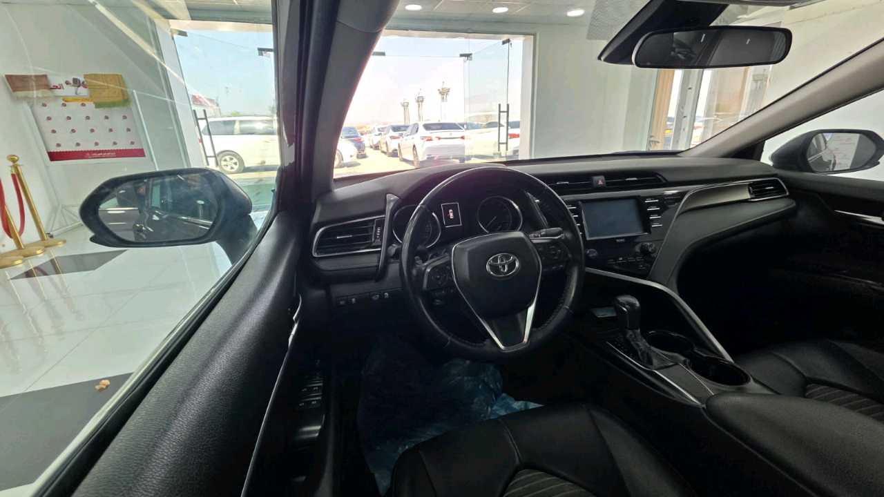 Car Image 2020 TOYOTA CAMRY SE