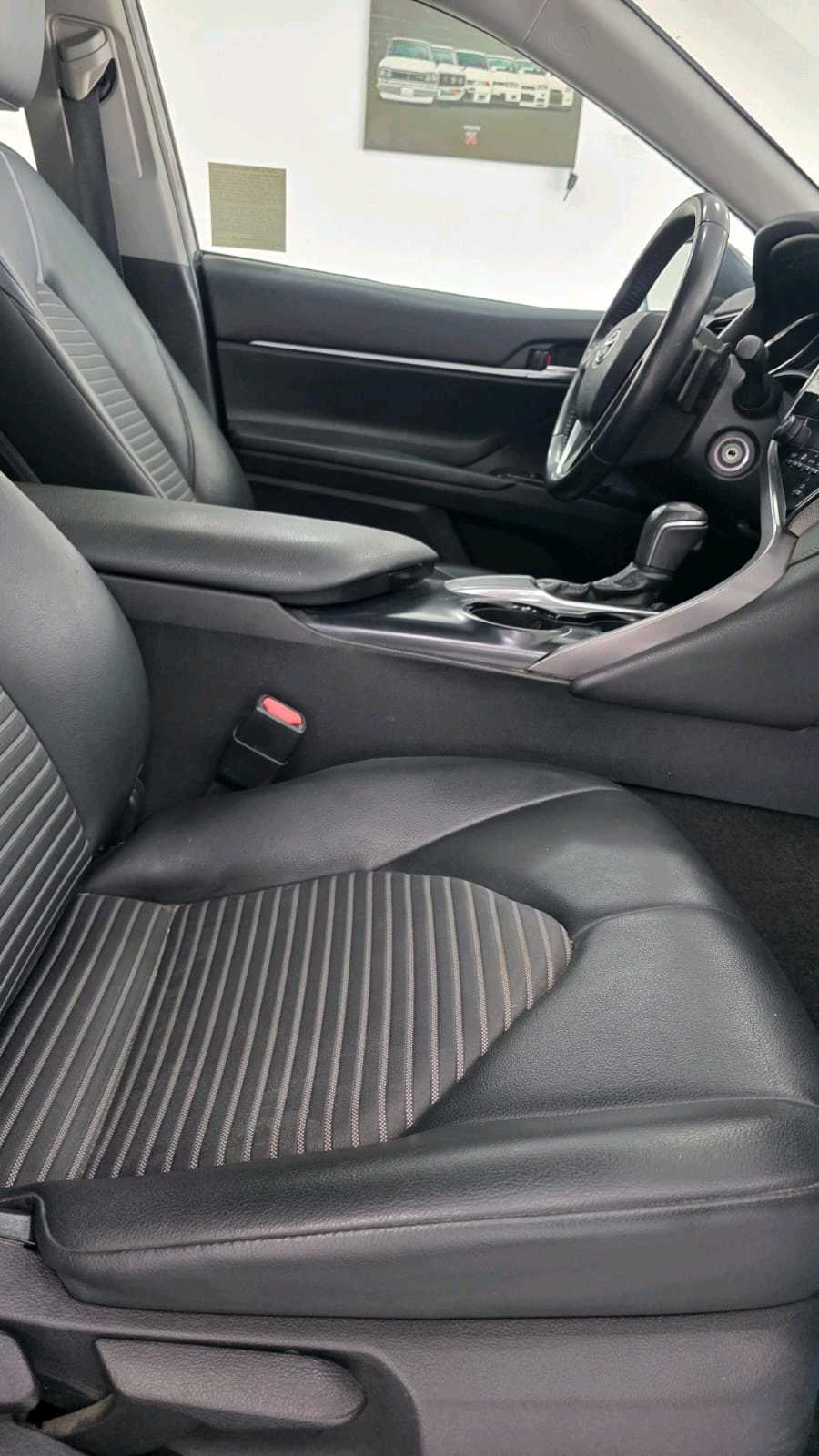 Car Image 2020 TOYOTA CAMRY SE