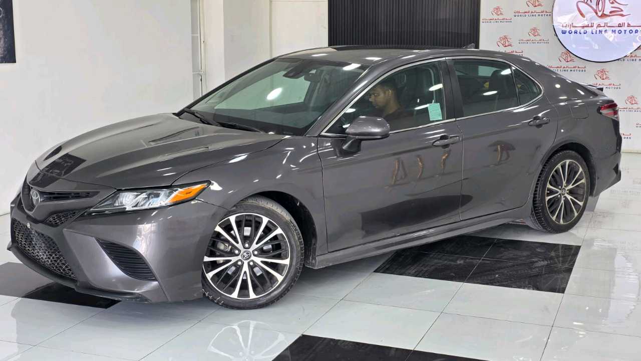 Car Image 2020 TOYOTA CAMRY SE