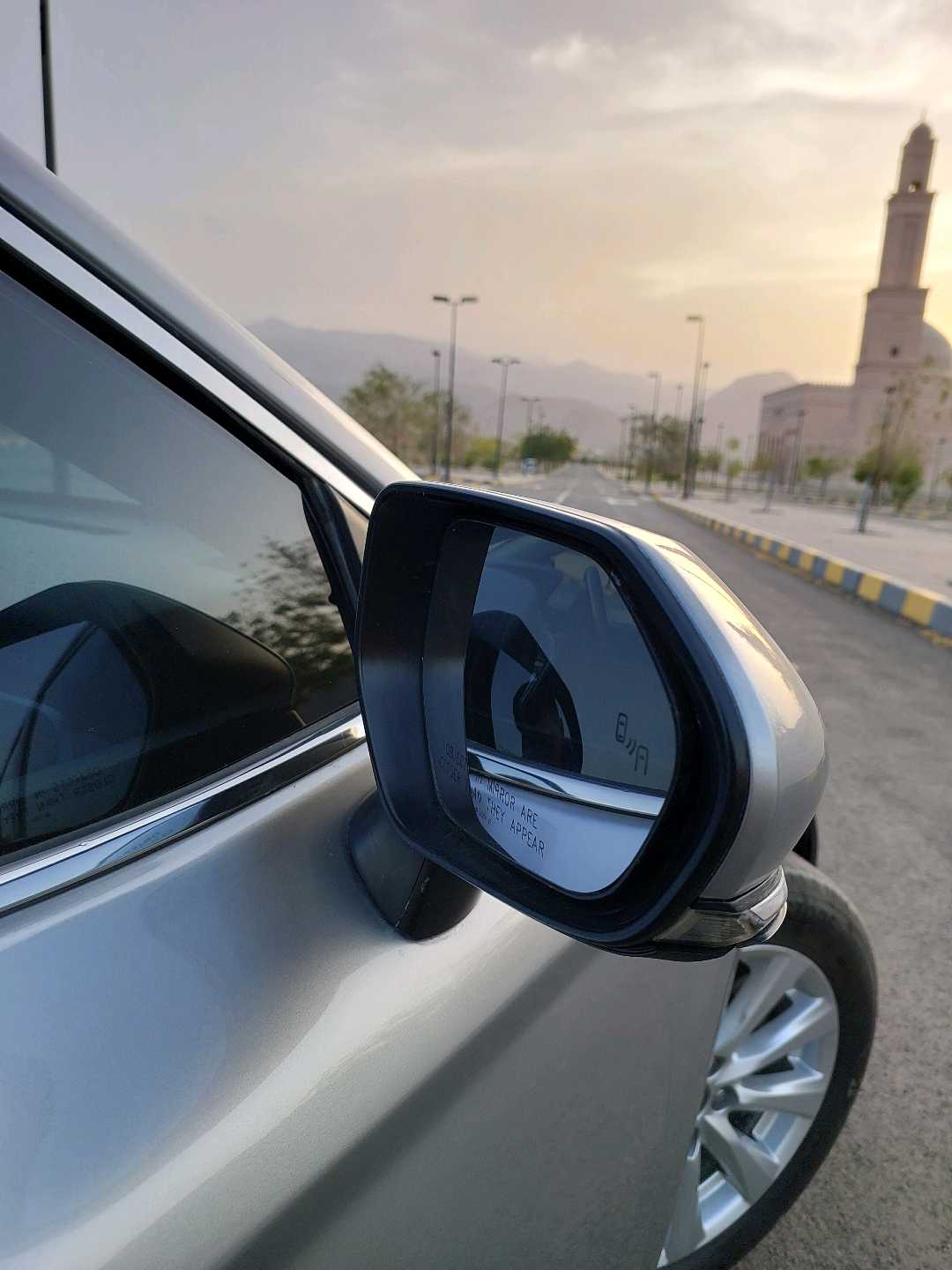 Car Image 2019 TOYOTA CAMRY LE