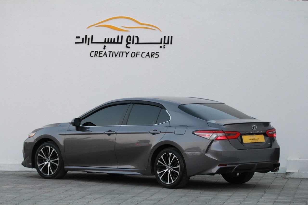 Car Image 2018 TOYOTA CAMRY SE