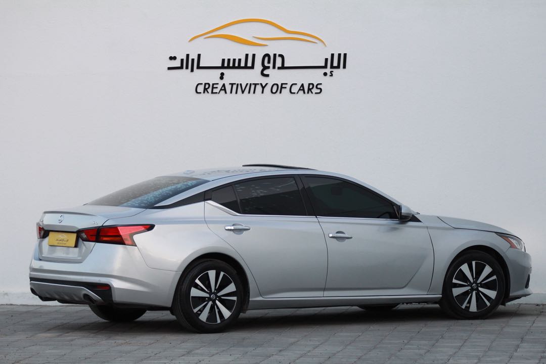 Car Image 2017 NISSAN ALTIMA SL
