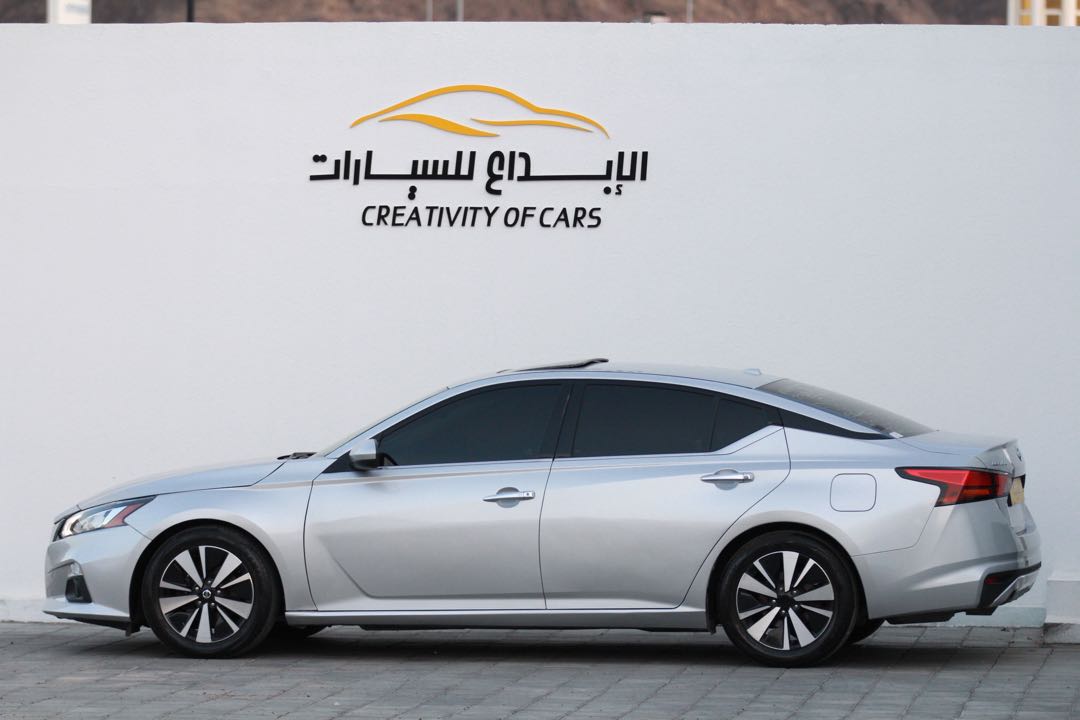Car Image 2017 NISSAN ALTIMA SL