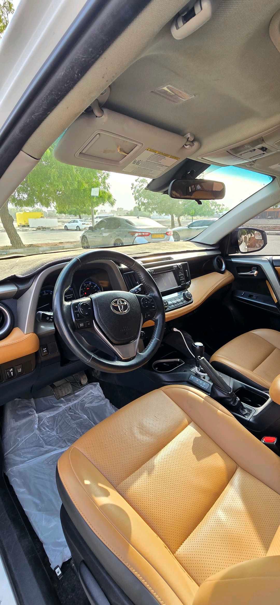 Car Image 2018 TOYOTA RAV4 XLE
