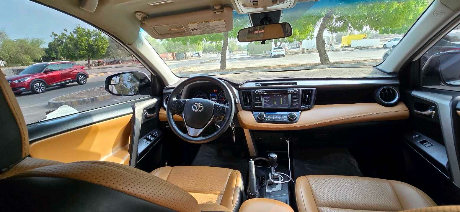 Car Image 2018 TOYOTA RAV4 XLE