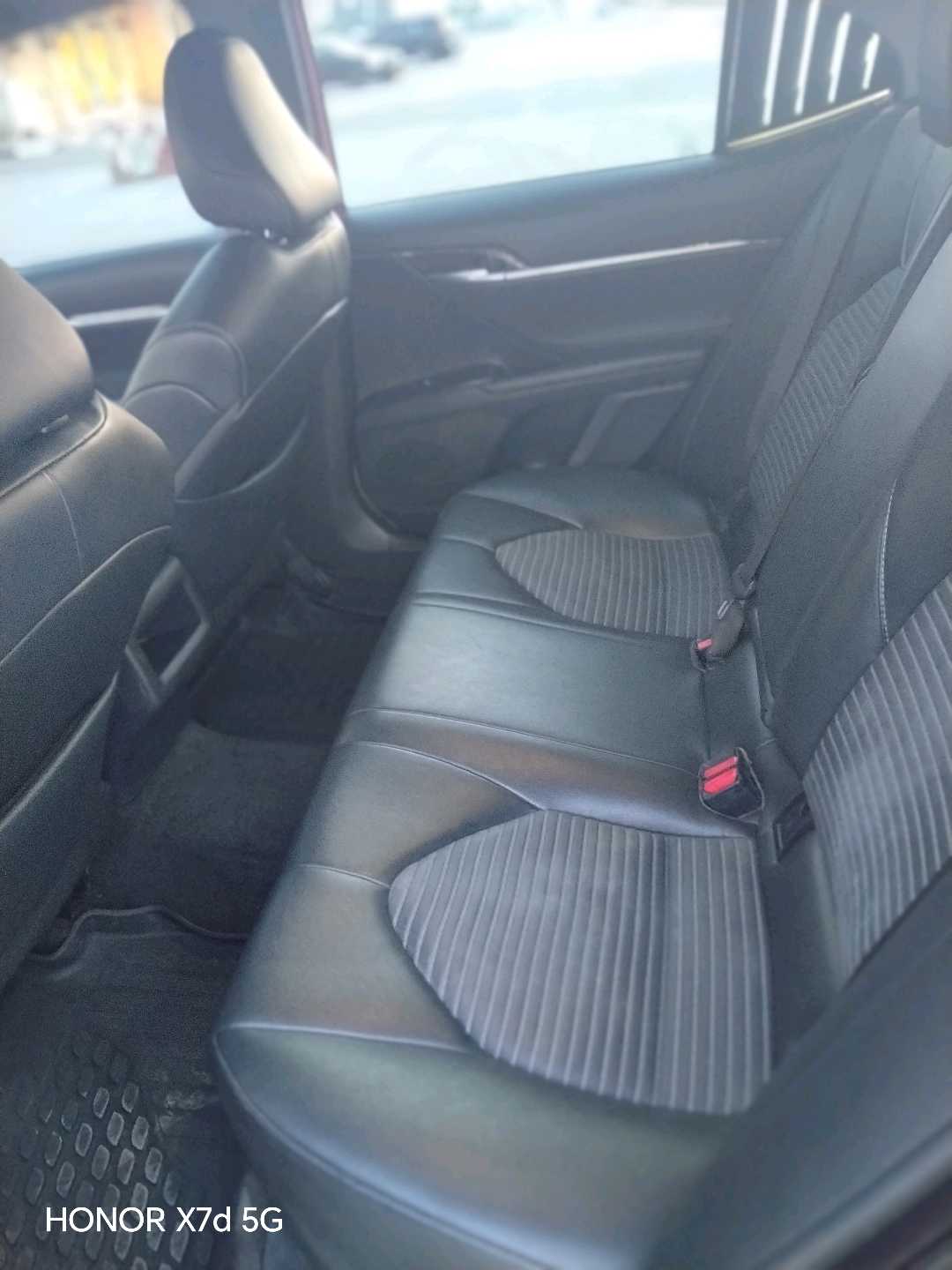 Car Image 2019 TOYOTA CAMRY SE