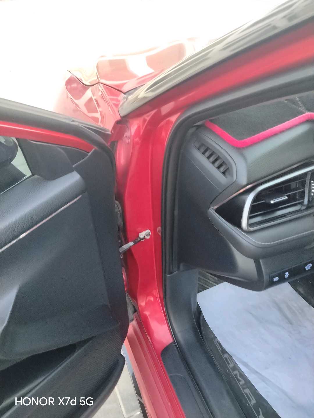 Car Image 2019 TOYOTA CAMRY SE