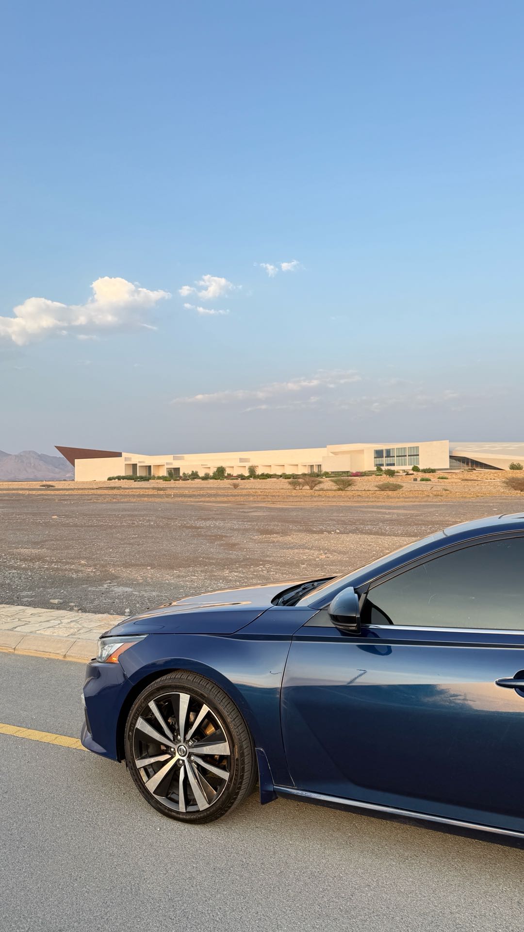 Car Image 2019 NISSAN ALTIMA SR