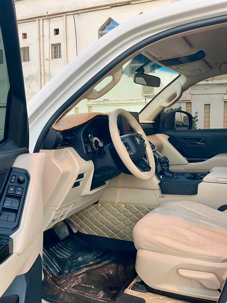 Car Image 2022 TOYOTA LAND CRUISER GX