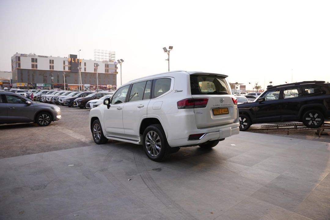 Car Image 2022 TOYOTA LAND CRUISER VX