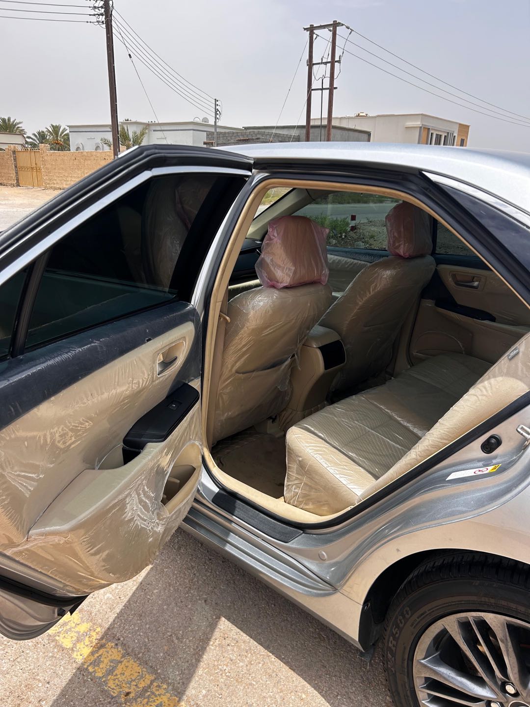Car Image 2017 TOYOTA CAMRY LE