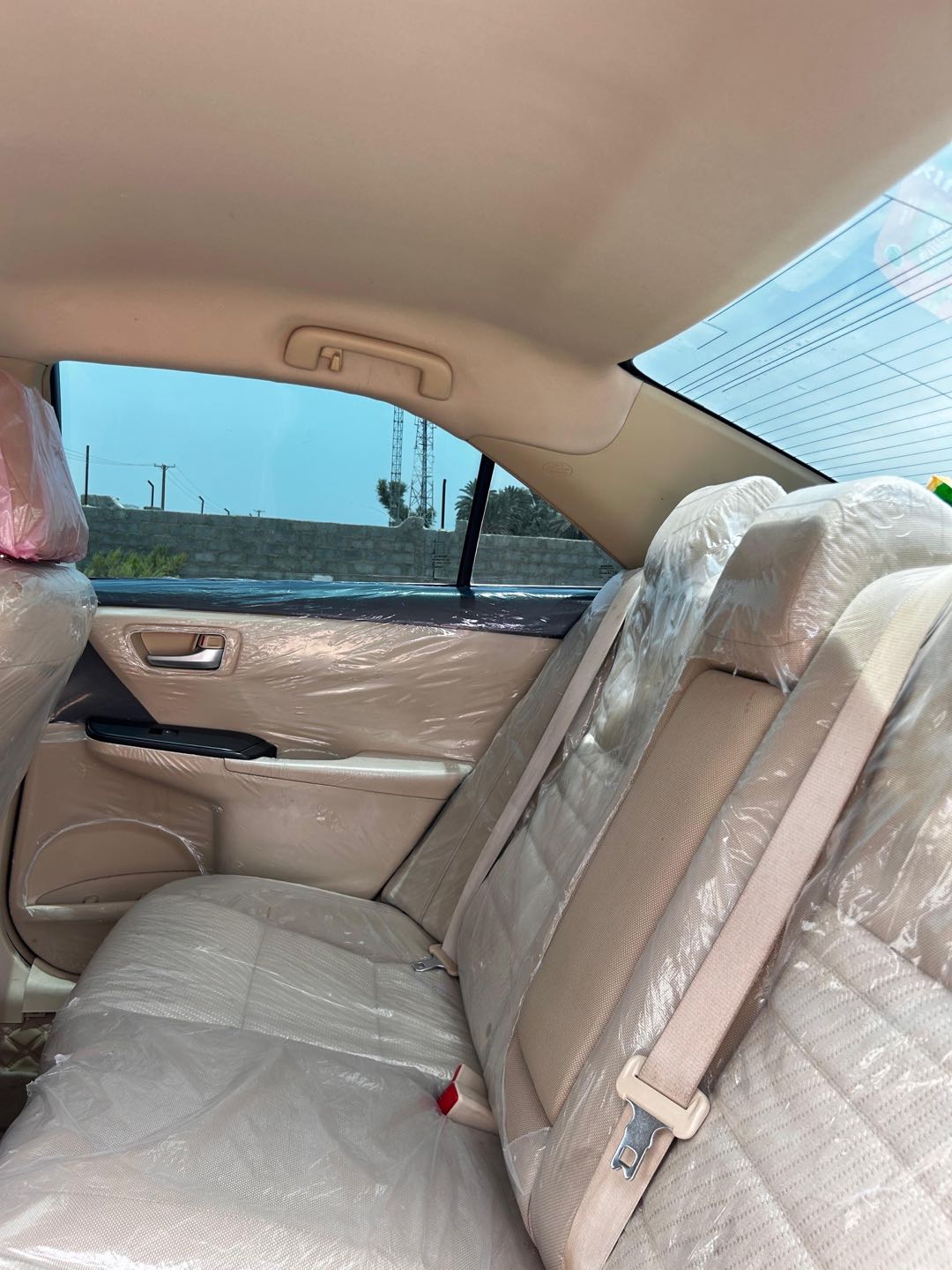 Car Image 2017 TOYOTA CAMRY LE