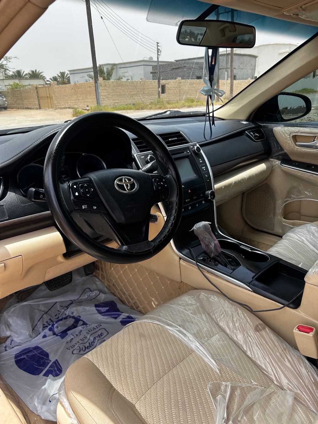 Car Image 2017 TOYOTA CAMRY LE