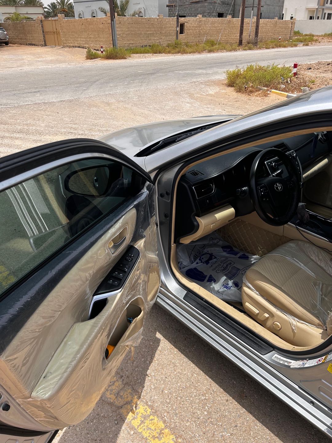 Car Image 2017 TOYOTA CAMRY LE