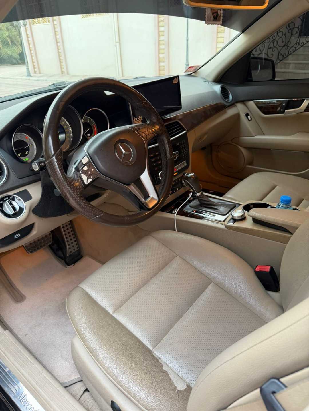 Car Image 2014 MERCEDES C Class 300