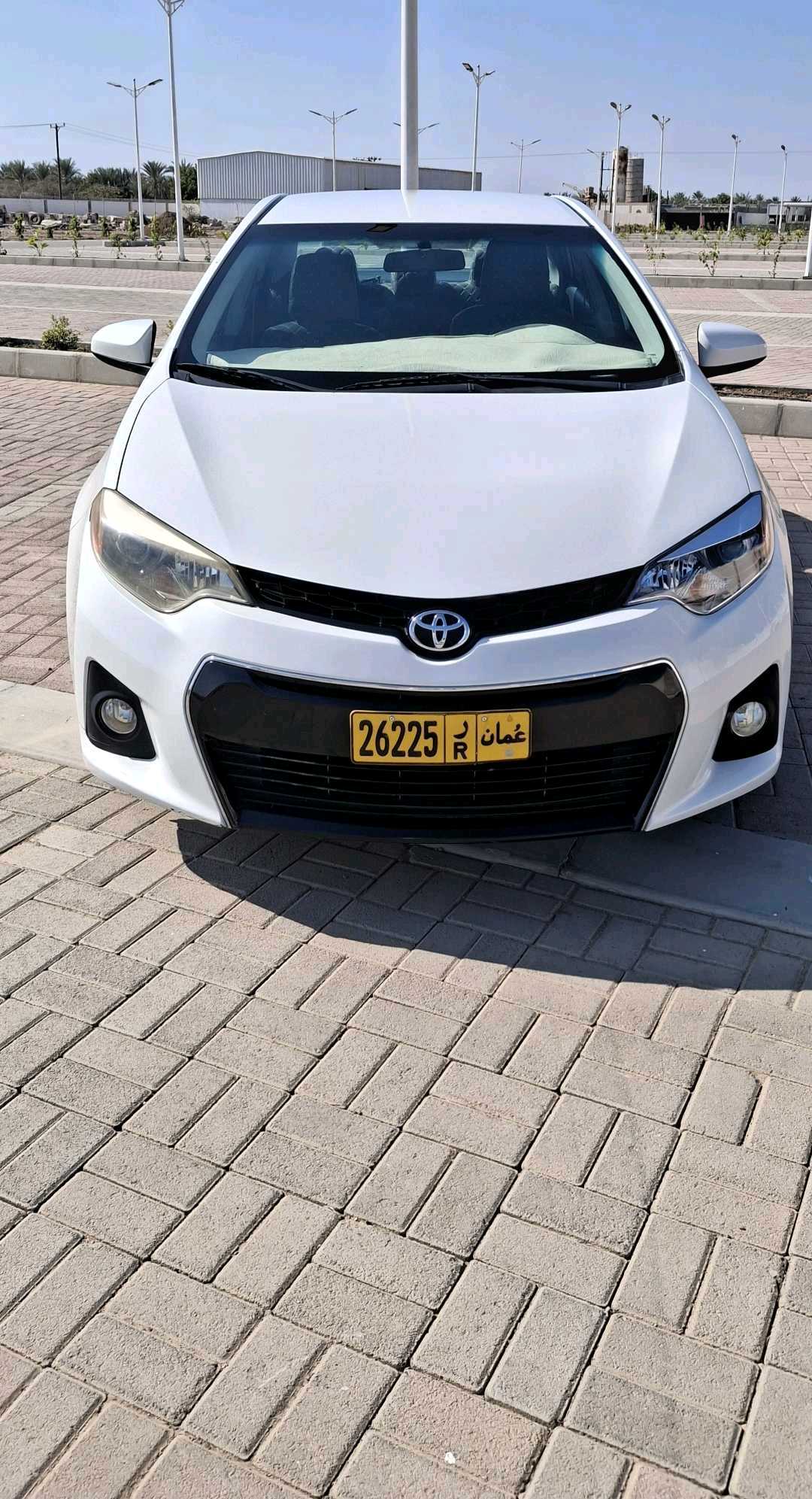 Car Image 2014 TOYOTA COROLLA LE