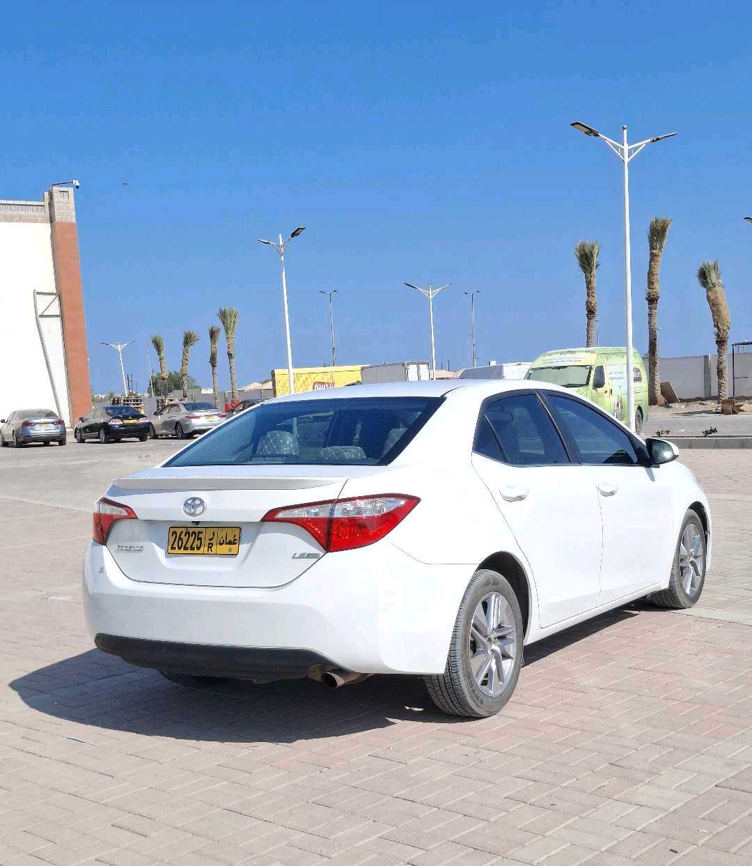 Car Image 2014 TOYOTA COROLLA LE