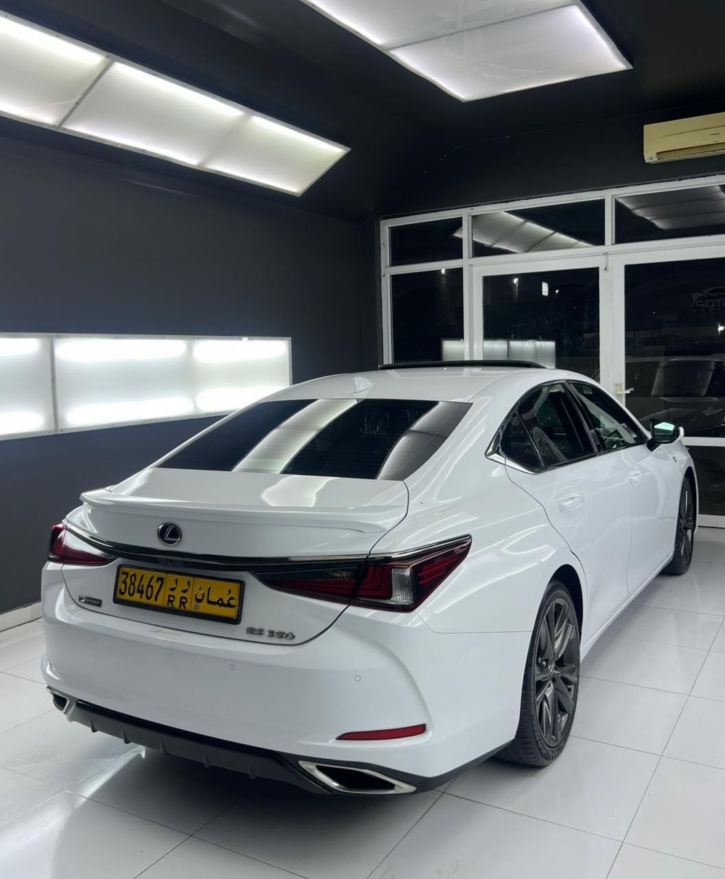 Car Image 2019 LEXUS ES 350
