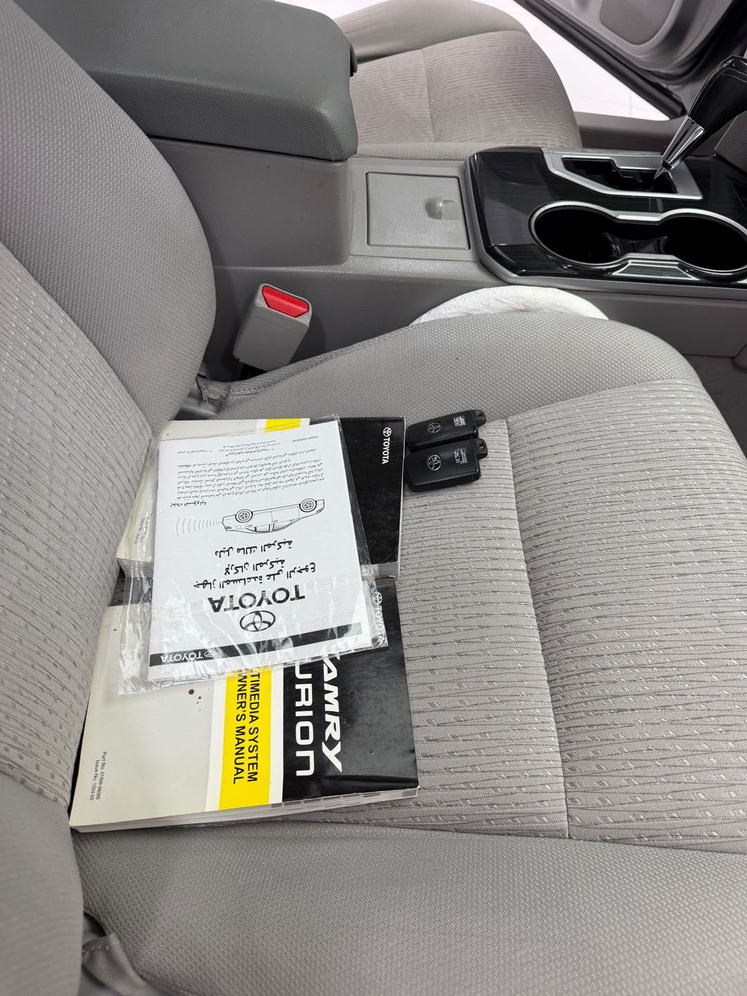 Car Image 2016 TOYOTA CAMRY GLX