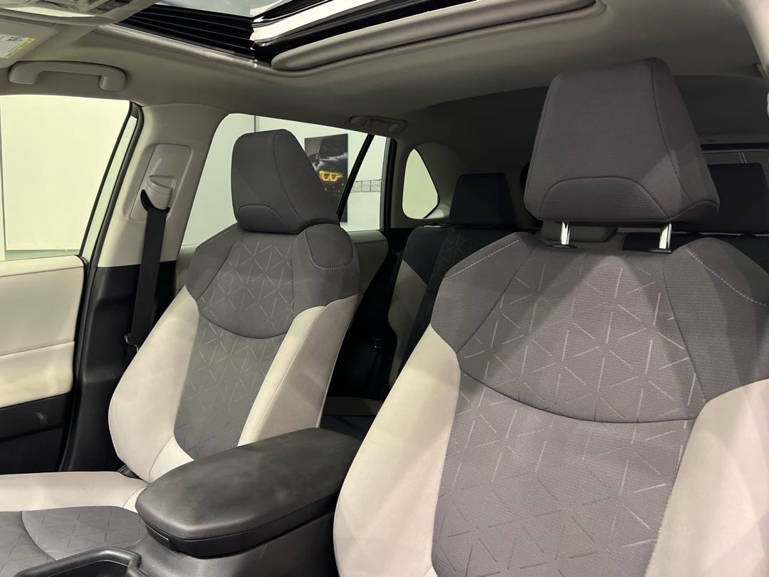 Car Image 2019 TOYOTA RAV4 XLE