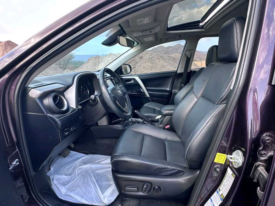 Car Image 2017 TOYOTA RAV4 LIMITED
