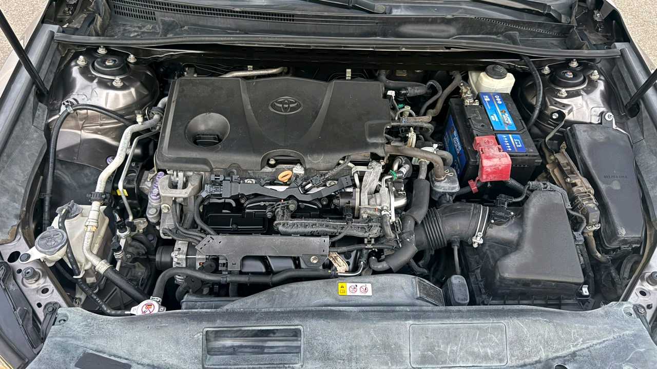 Car Image 2018 TOYOTA CAMRY SE