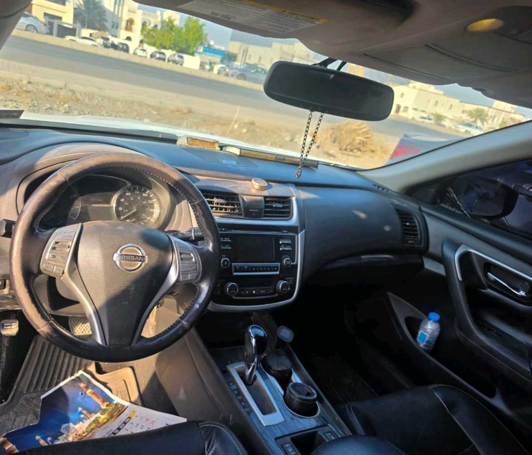 Car Image 2017 NISSAN ALTIMA S