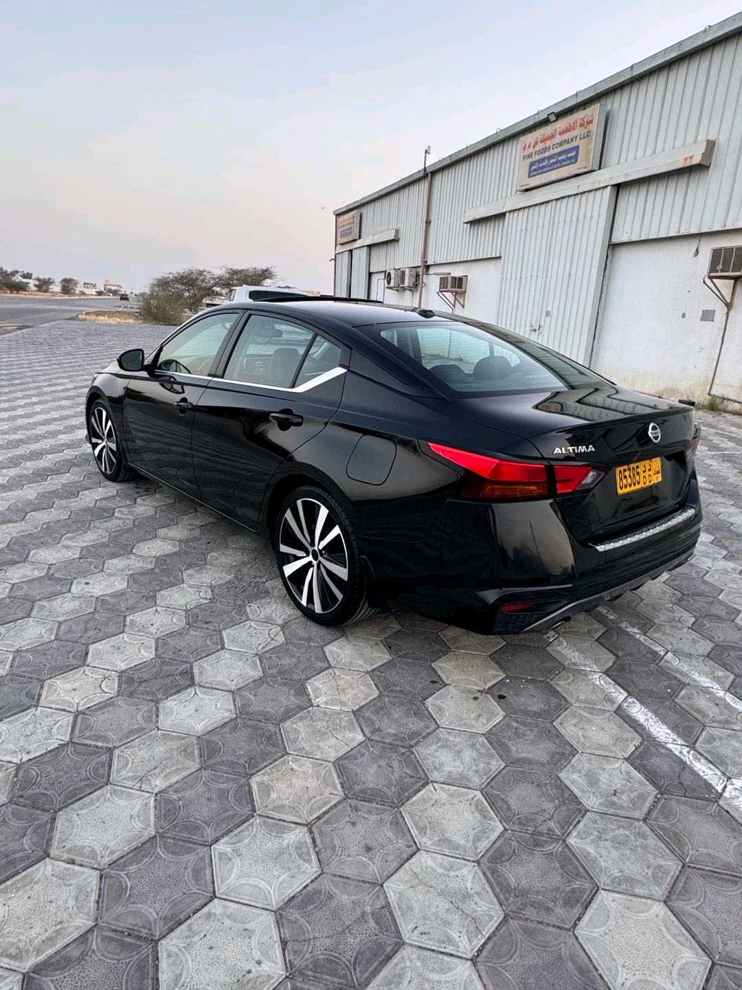 Car Image 2020 NISSAN ALTIMA SR