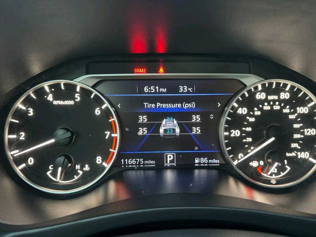 Car Image 2020 NISSAN ALTIMA SR