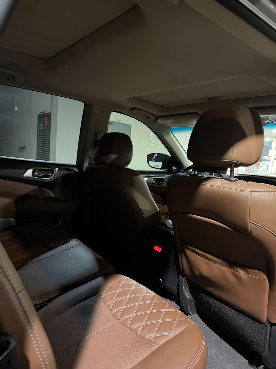 Car Image 2017 NISSAN PATHFINDER SL