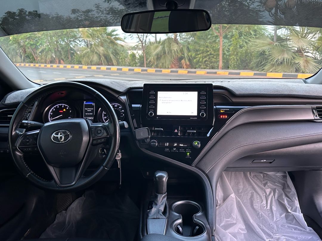 Car Image 2021 TOYOTA CAMRY SE