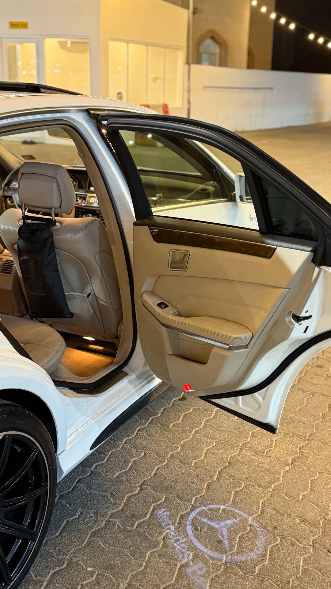 Car Image 2014 MERCEDES E Class 350