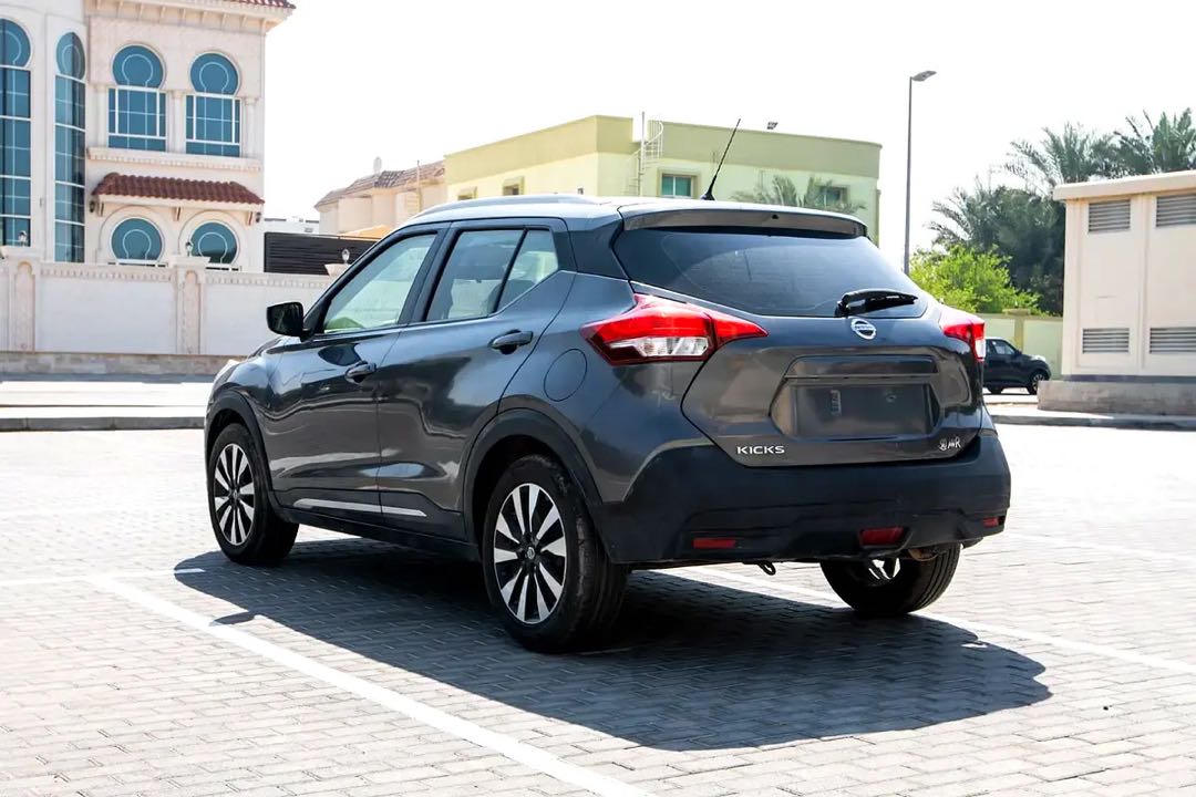 Car Image 2018 NISSAN KICKS 