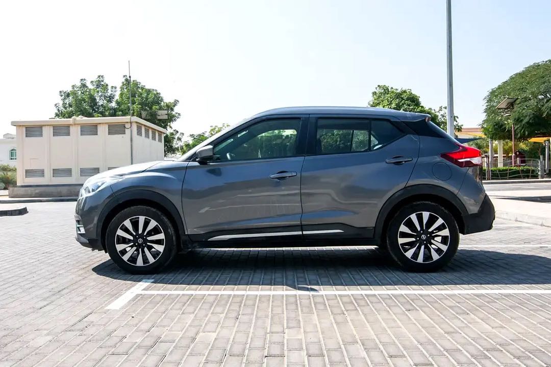 Car Image 2018 NISSAN KICKS 