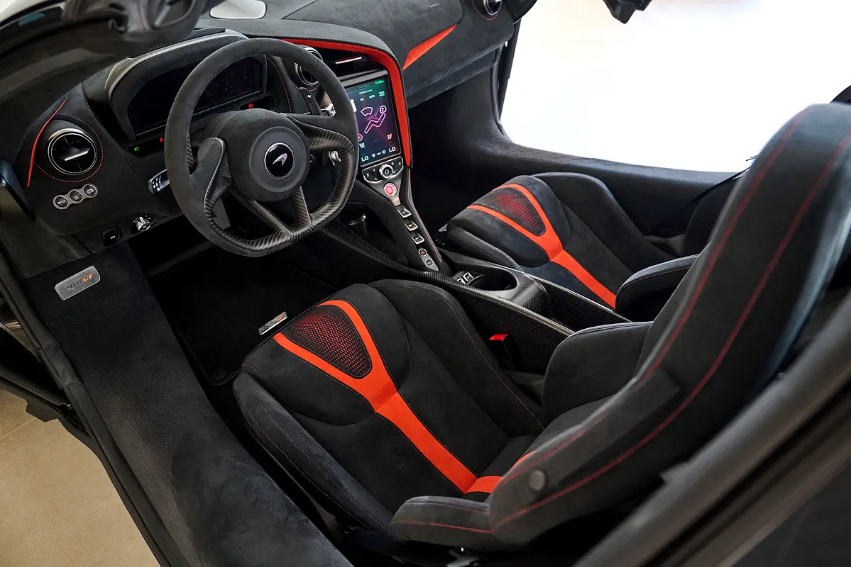 Car Image 2022 MCLAREN 765 