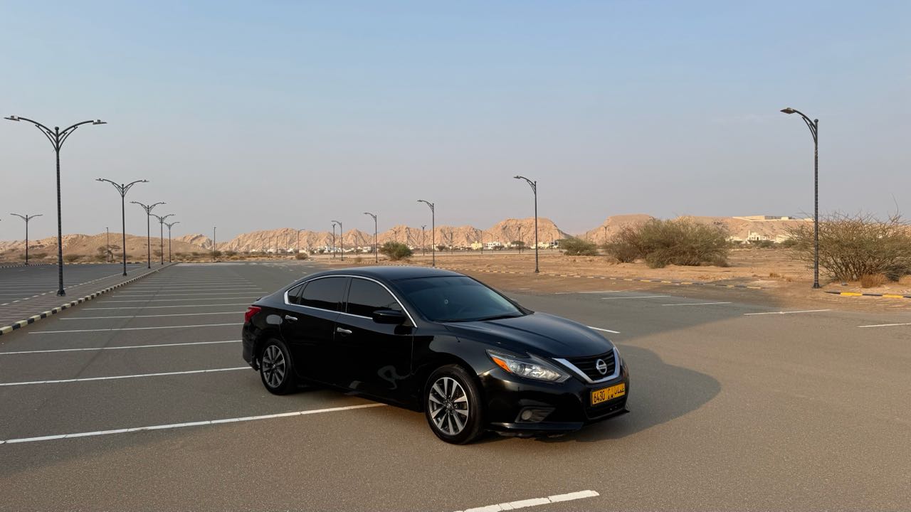 Car Image 2017 NISSAN ALTIMA SV